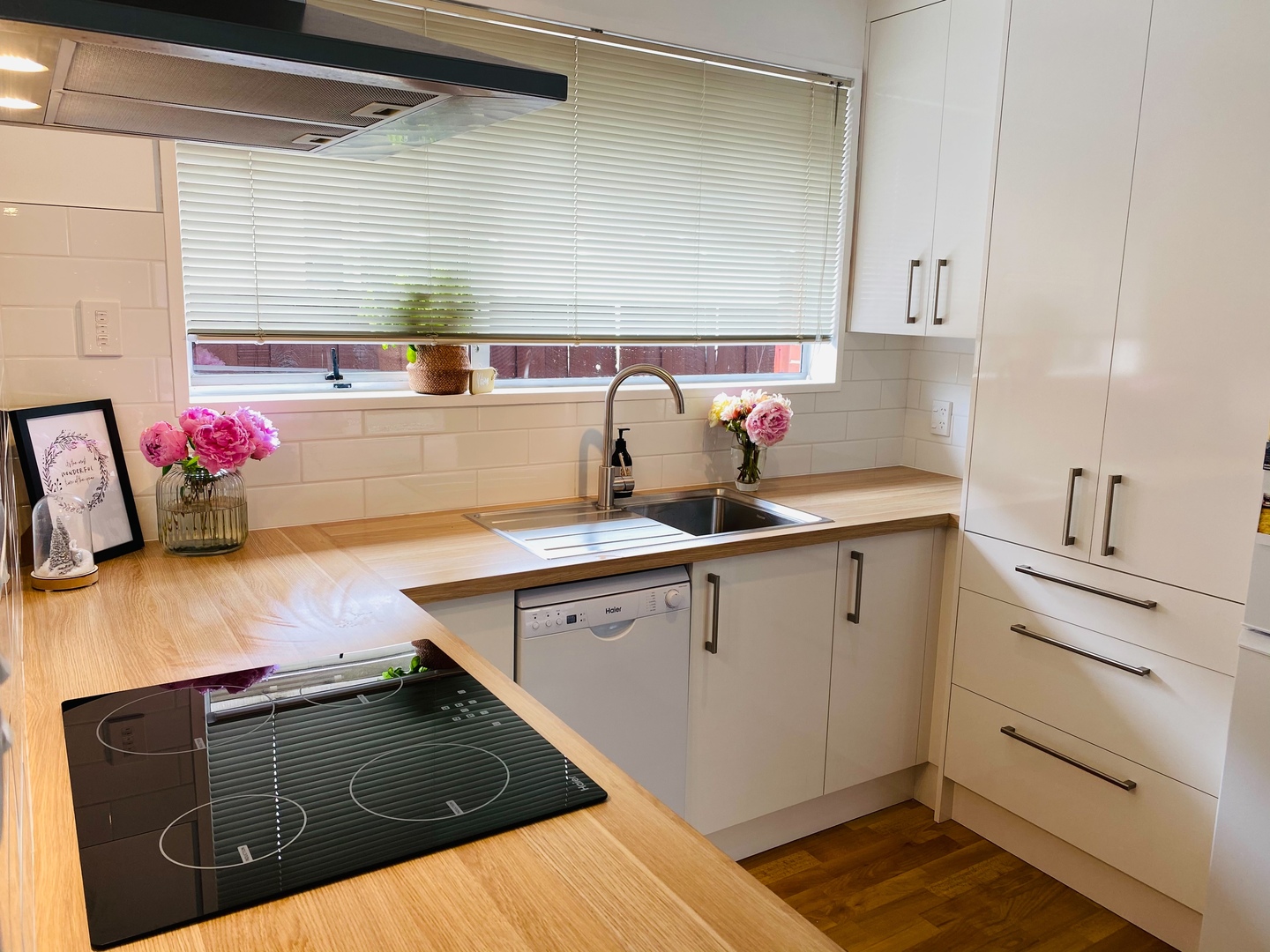 How Small Kitchen Makeovers Can Help You Create a Cozy, Stylish Cooking Space